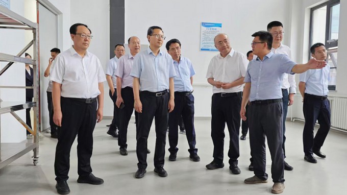 甘肅國投集團(tuán)黨委書記、董事長成廣平一行到西部工程檢測研發(fā)基地調(diào)研
