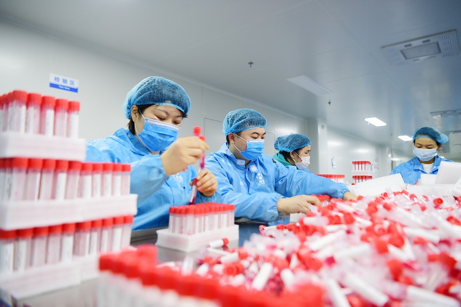 企業節前生產忙 固防線保質保量——直擊醫療器械生產基地熱火朝天的春節保障